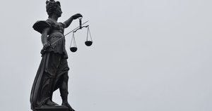 Скільки коштують послуги адвоката у Києві: з чого складається гонорар